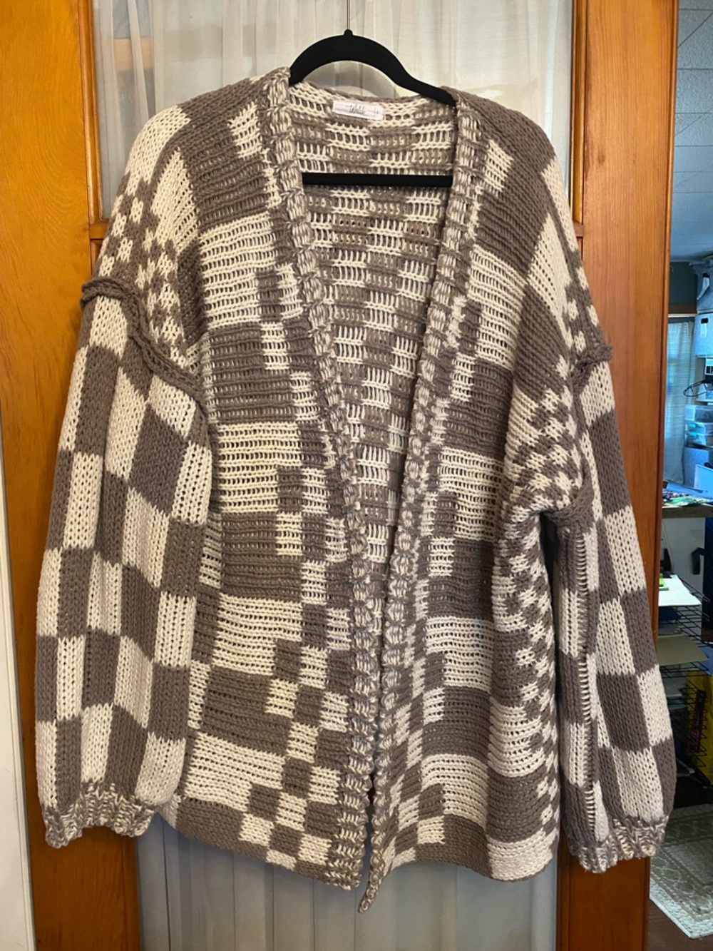 TALULAH Gray and White Checkered Open-Front Cardigan - Picture 2 of 6